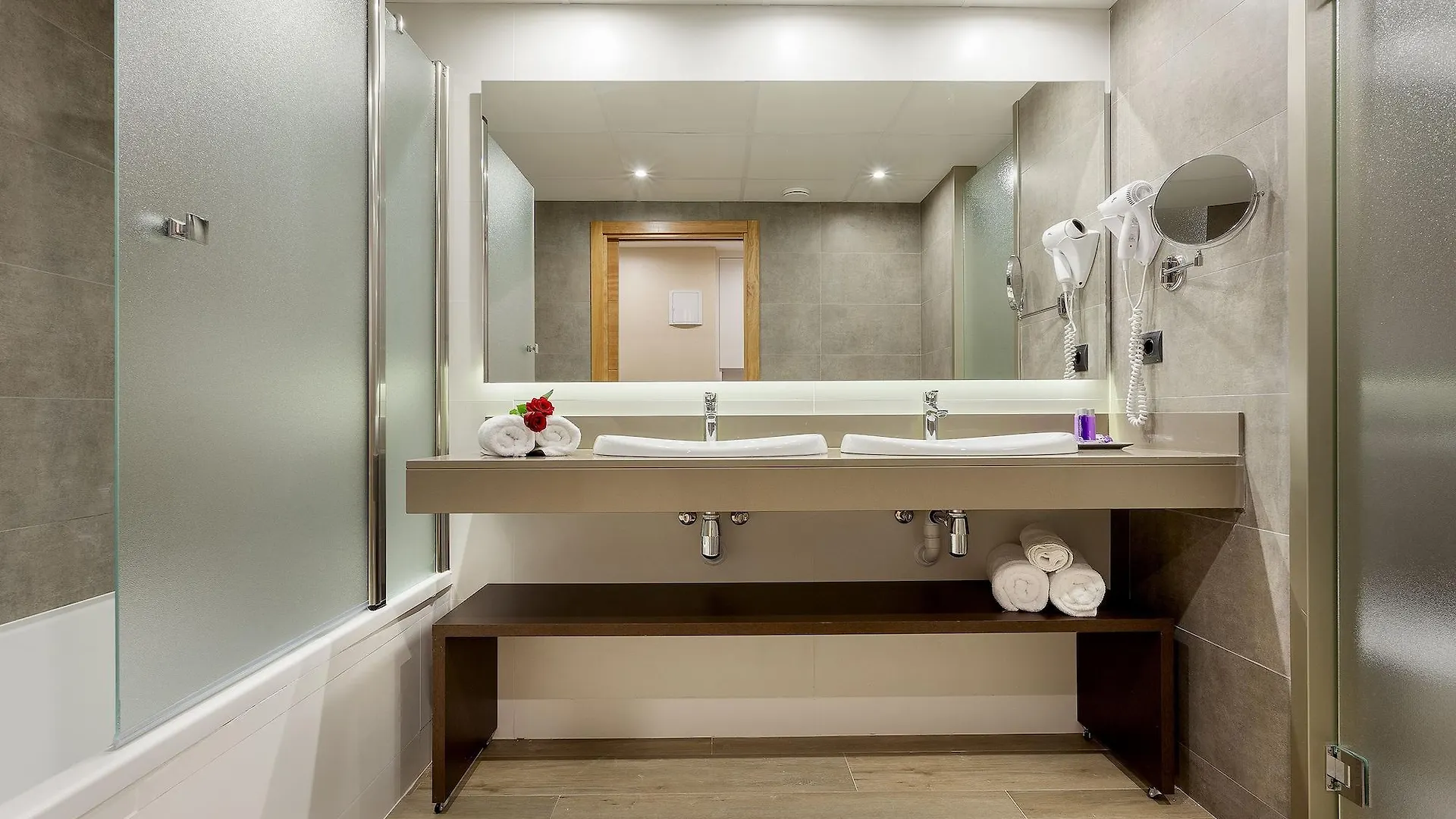 Hotel Beverly Park & Spa Blanes 4*,